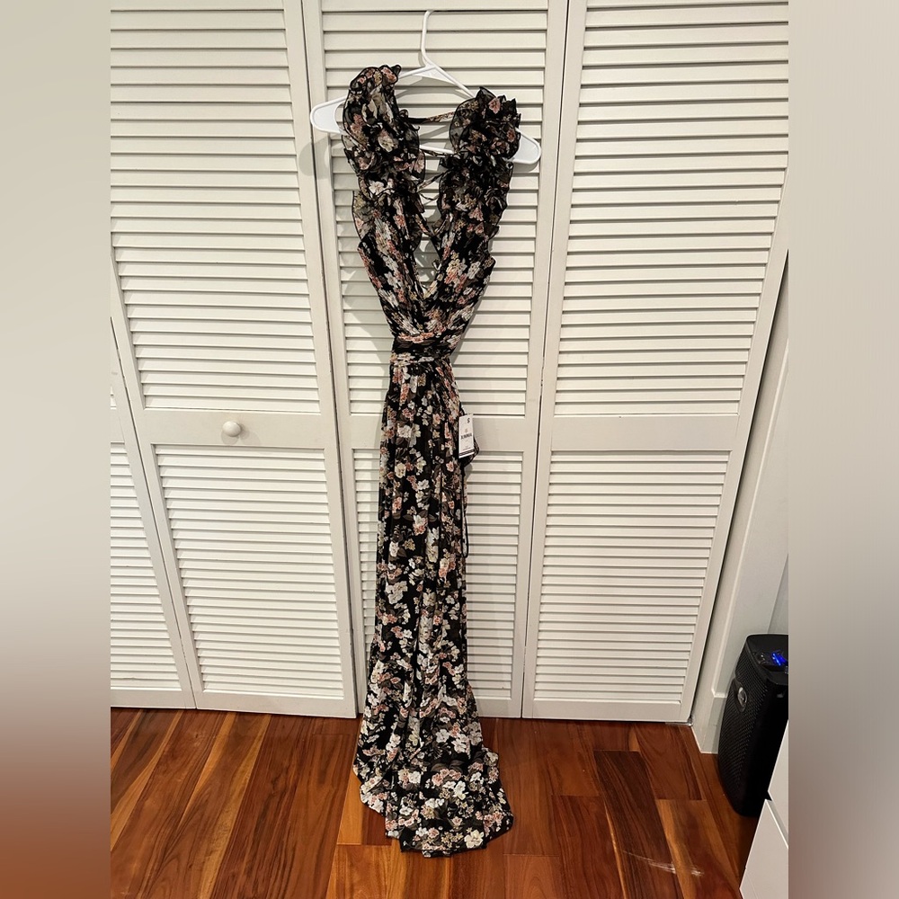 Ximma Boutique Black Floral Chiffon Ruffle V-neck Backless Evening Gown